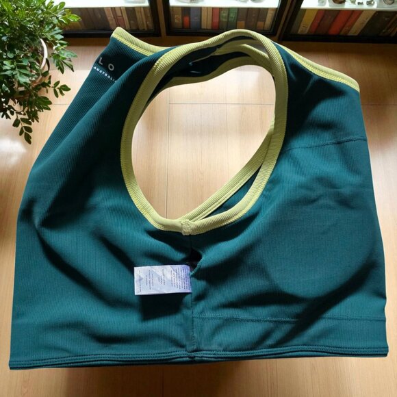 NWOT WILO ( LG ) Australian Crop Work Out Padded Tank Top Sports Bra - Picture 4 of 6